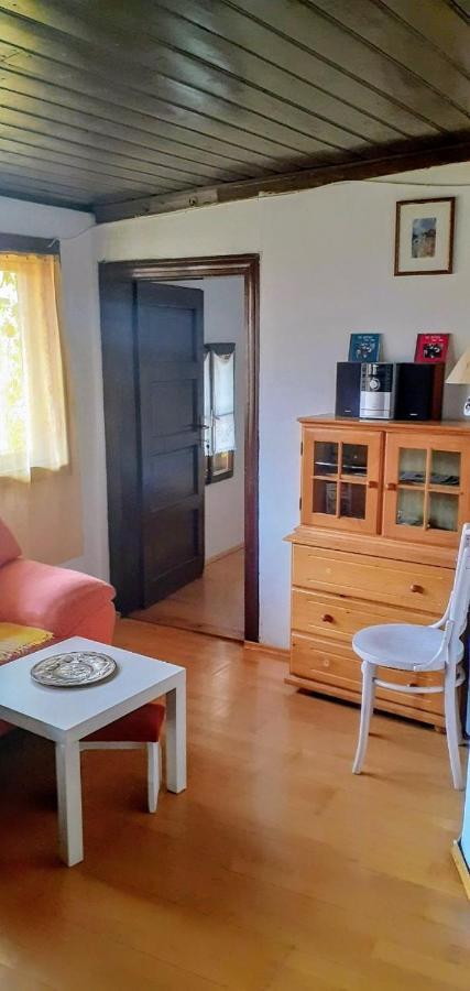 Guesthouse Nina SJJ Eksteriør bilde
