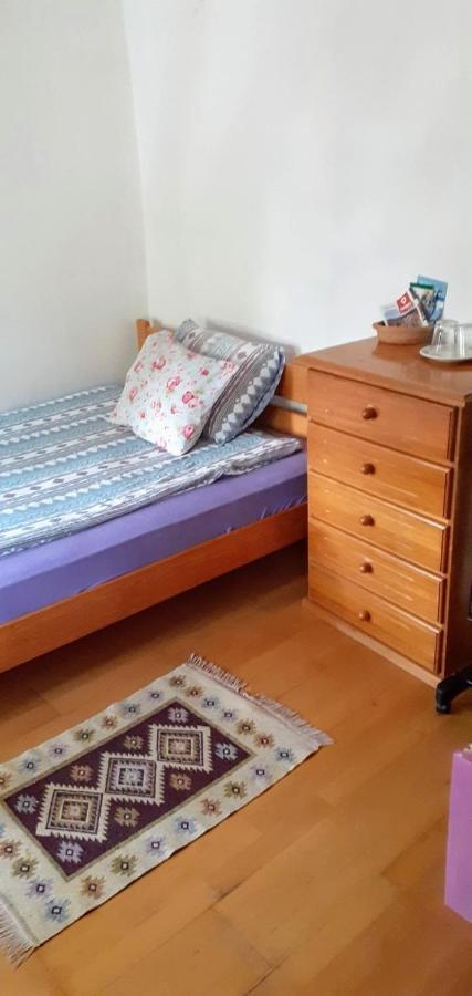 Guesthouse Nina SJJ Eksteriør bilde